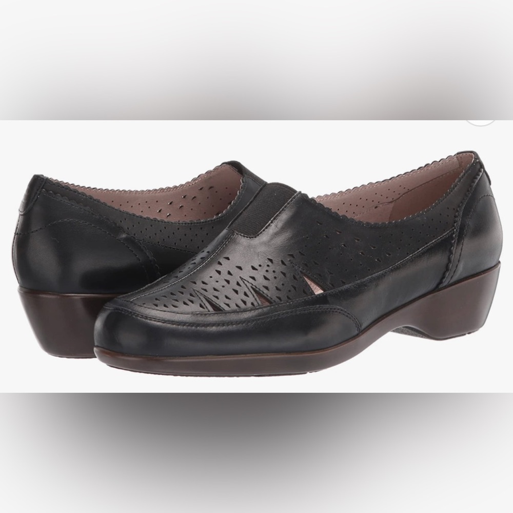 Easy Spirit Black 9N Duff Leather shoe with perforated accents